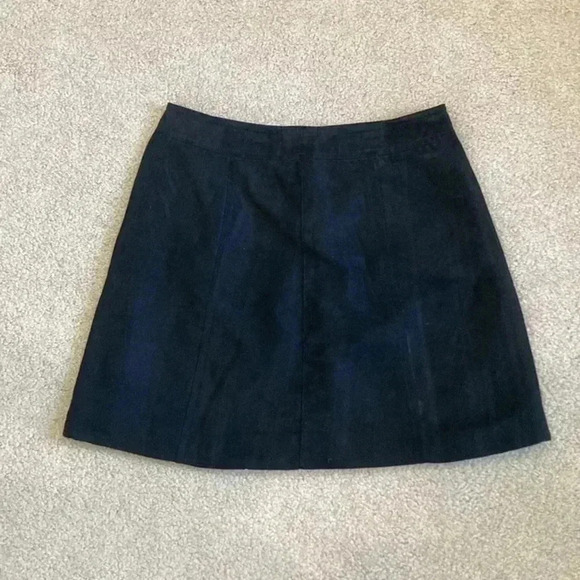 H&M divided Black suede feel button front mini skirt from size 4 - Picture 2 of 3